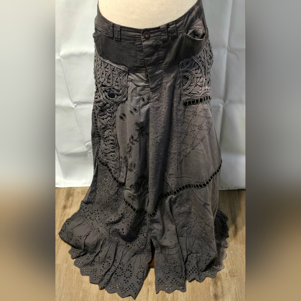Elegant Gray Lace Skirt